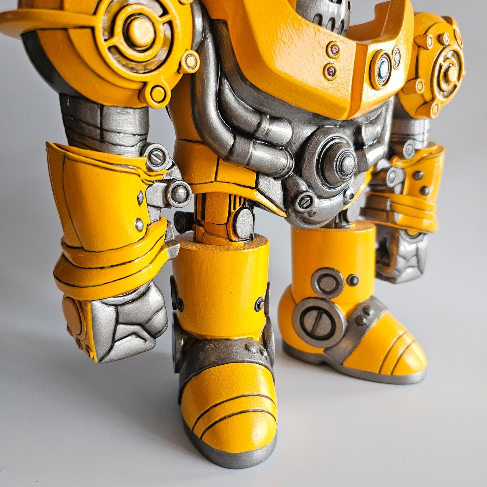Mark 2 - Simon Sim: BUMBLE BEE